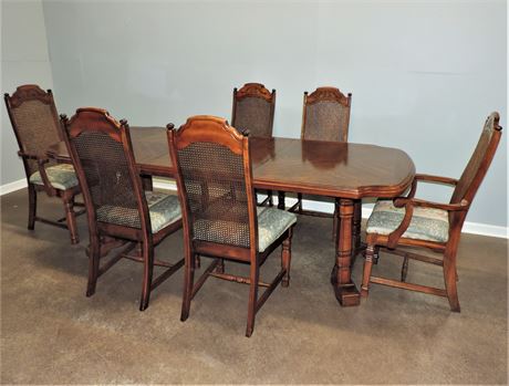 Vintage Walter of Wabash Dining Set / Table / Chairs / (7 Pieces)