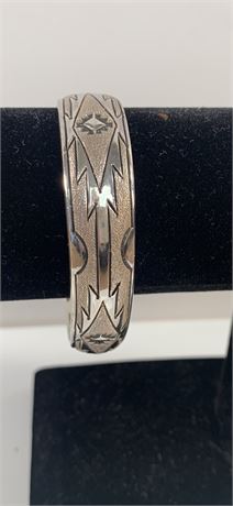 Artisan Navajo Signed Richard Thomas Hallmark Sterling Silver Cuff Bracelet