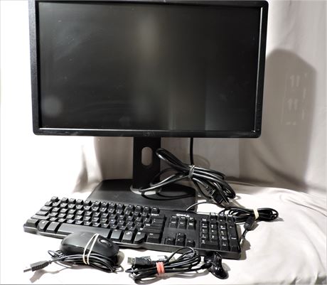 Dell Flat Panel Monitor / Dell Keyboard / Mouse