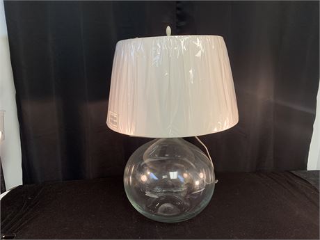 CLEAR GLASS ONION TABLE LAMP
