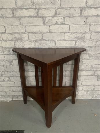 Ethan Allen American Impressions Triangle End Table