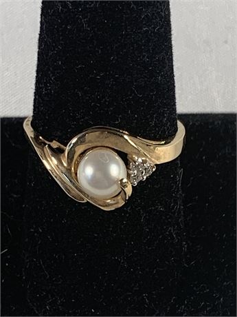 10KT Yellow Gold/Pearl with Diamond