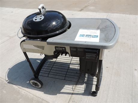 WEBER Performer Charcoal Grill / Touch-N-Go Propane Ignition