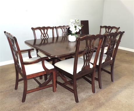 CRAWFORD FURNITURE Dining Table / 6 Chairs
