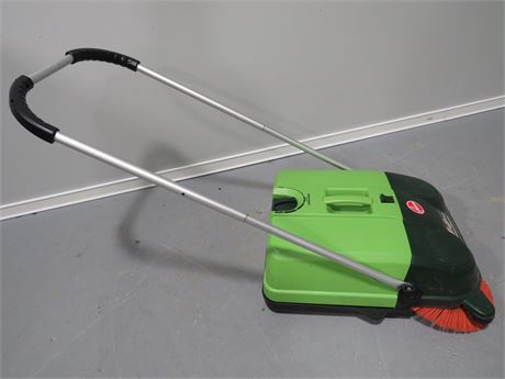 HOOVER Spin Sweep Outdoor Sweeper