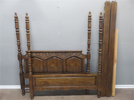 HICKORY MFG. Queen Size Oak Poster Bed