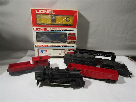 Lionel Train and Cargo Cars