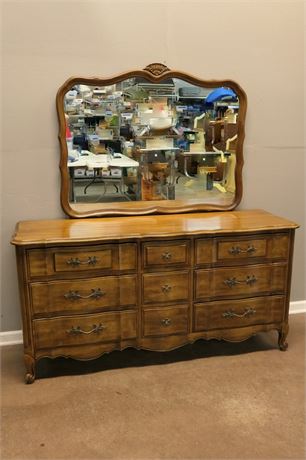Thomasville Brown Dresser with Mirror