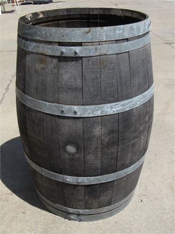 Large Oak Wine Barrel with 6 Galvanized Bands