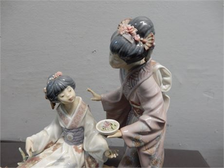 Lladro "Springtime In Japan" Porcelain Lady Swan Figurine