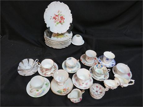 China Tea Cups & Saucers w/Plates