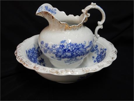 Vintage Wedgewood Wash Basin and Pitcher from Poland