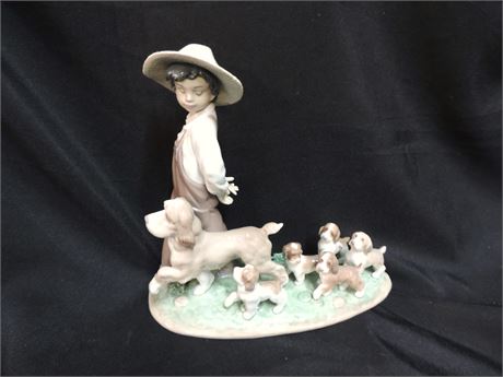 LLADRO PRIVELIGE 'My Little Explorer' Porcelain Figurine