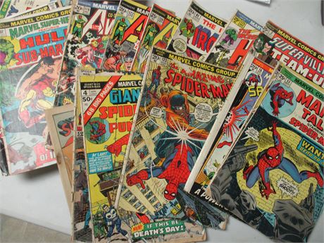 15 Piece- 1970's Comic Books, Marvel, Spiderman, Hulk, Avengers !