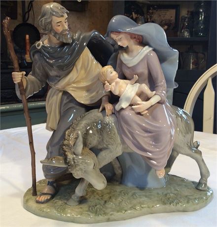 CLASSIC TREASURES Joseph Mary & Baby Jesus Porcelain Sculpture