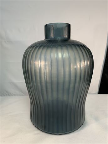 "CUT BRAYTON INDIGO“ Vase