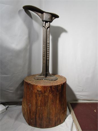 Shoe Cobbler Repair Tool With Stand, Warranted #17 mounted on wood
