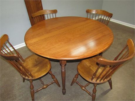 Round Dining Room Table and Chairs