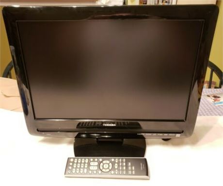 Toshiba 19" LCD TV/DVD Model Number 19LV505 with Remote