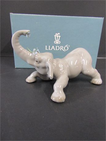 Signed Lladro #1008490 "Baby Elephant"