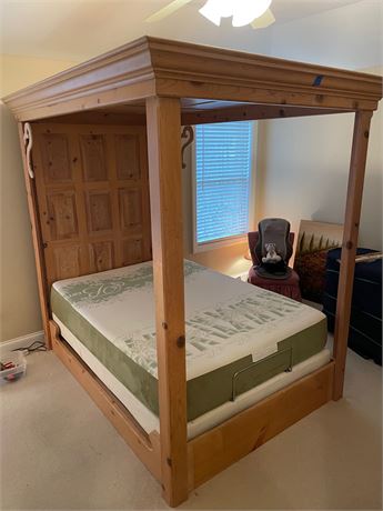 Knotty Pine Full Size Canopy Bed (No Mattress)