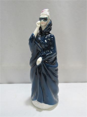 Vintage Royal Doulton Figurine - Masque HN2554 - 1972