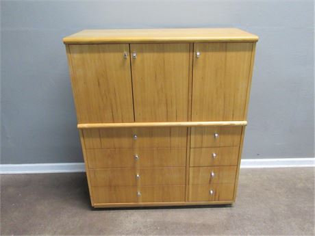 Jack Cartwright for Founders - Vintage Mid Century Chest