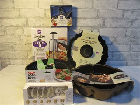 Bakers Lot, New Professional Bundt Pans, Cookie Pro, Nesting Cookie Cutters
