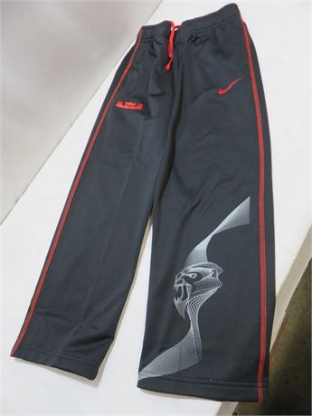 NIKE Therma-Fit Boys Training Pants - SIZE S