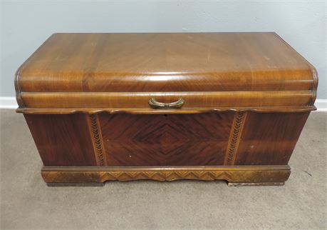 ROOS CHESTS COMPANY Cedar Chest