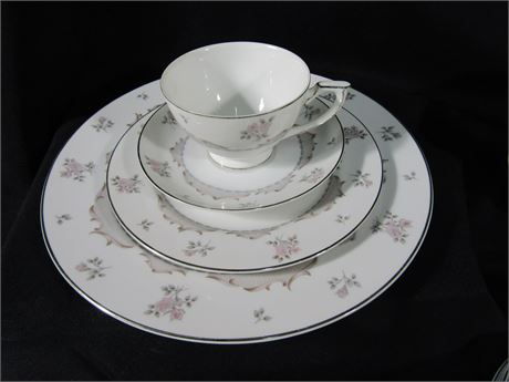 MIKADO Dinner China Set "Dorchester Pattern", Over 86 Pieces