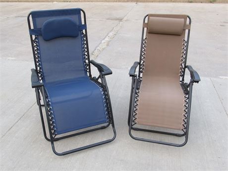 2 Zero Gravity Outdoor Reclining Lounge Chairs