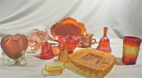 Vintage Art Glass / Carnival Glass / 12 Pieces
