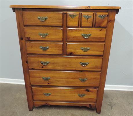 LINK TAYLOR Solid Wood Chest
