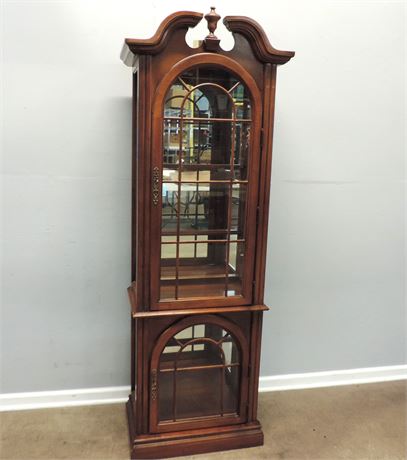 Lighted Mirrored Back Curio / Display Cabinet