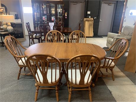 Trestle, Richardson Amish Dining Table with 6 Chairs