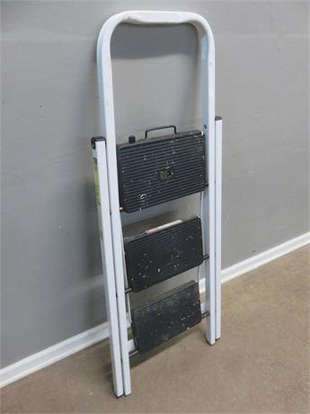 TRICAM INDUSTRIES 4 ft. Household Step Ladder