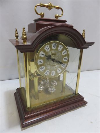 BENCHMARK Quartz Clock