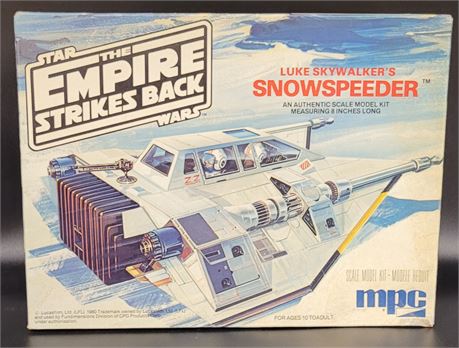 Star Wars Vintage Snowspeeder Model with Original Box
