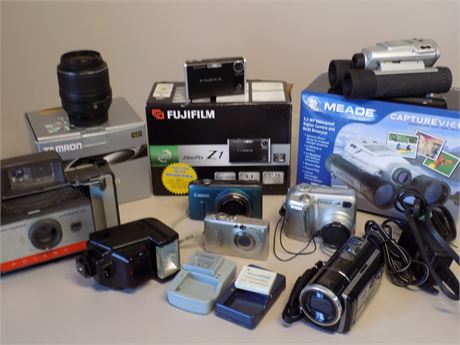 Collectible Vintage Cameras and Supplies