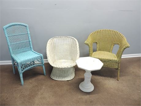 Patio / Sunroom Chairs / Side Table