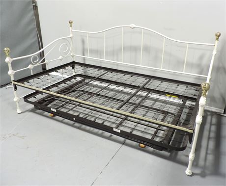 Metal Trundle Daybed