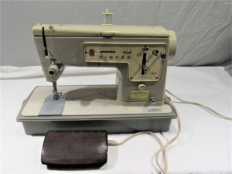 Vintage Singer Portable Zig-Zag Sewing Machine - Model 457