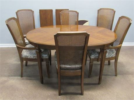 American of Martinsville Dining Table with 2 Leaves, 6 Chairs and Pads