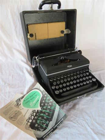 Vintage ROYAL Portable Typewriter