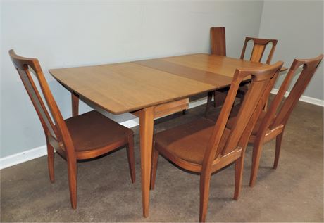 Vintage Mid Century Danish Drop Leaf Dining Table & Chairs / (Five Pieces)