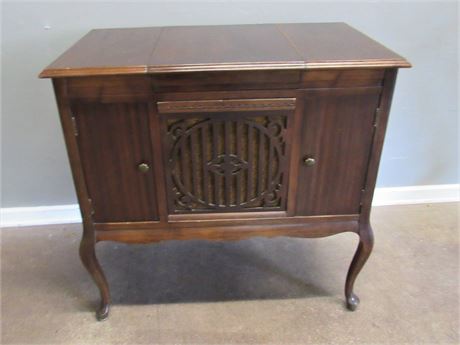 Vintage Phonograph Cabinet (only) no Electronics