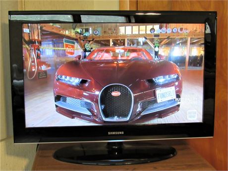 32" Samsung Flat Panel TV with Remote