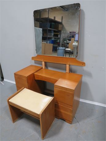 Vanity Desk w/Mirror