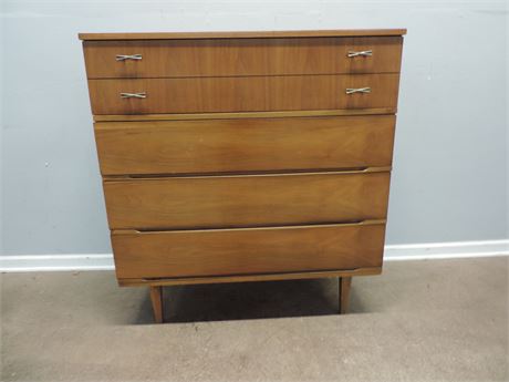 MID-CENTURY MODERN Harmony House Chest of Drawers